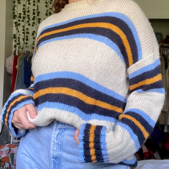 Urban Outfitters Sweater - Picture 2 of 3